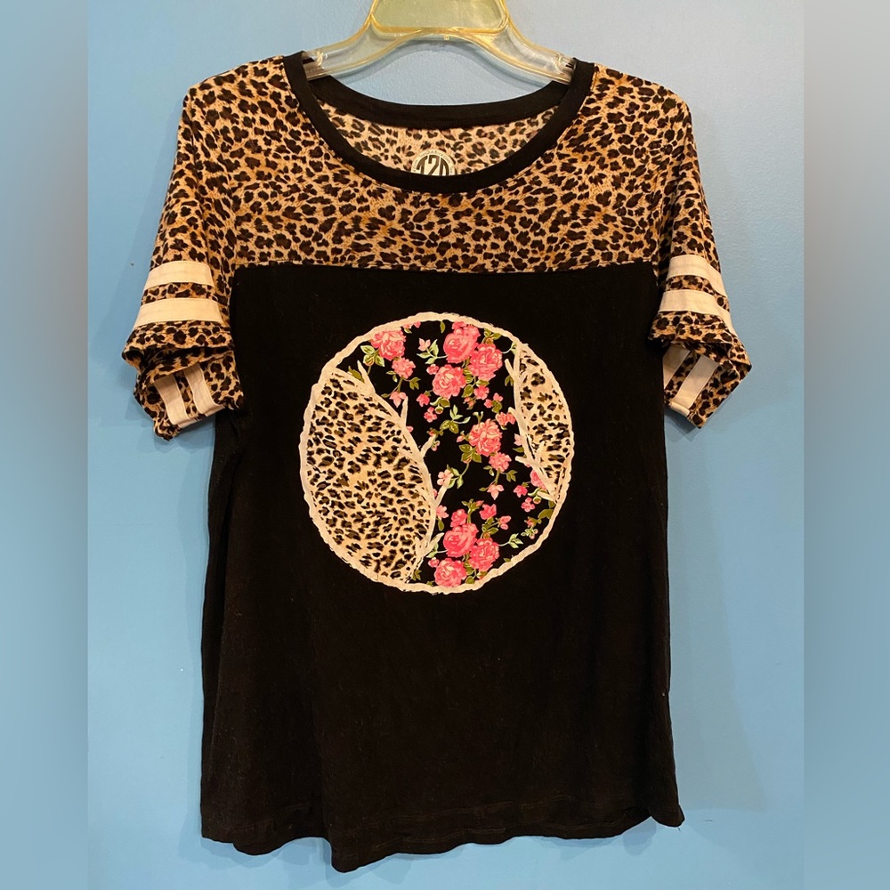 EUC T2D leopard softball shirt size Large